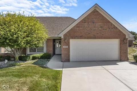 4832 W Harrisburg Ct, New Palestine, IN 46163