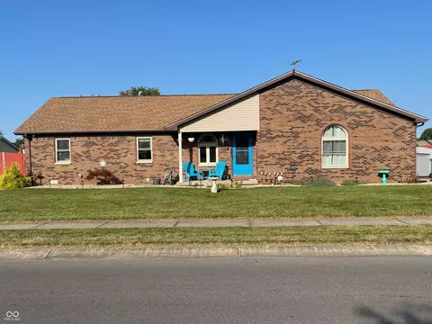 1323 Pin Oak Ct, Martinsville, IN 46151