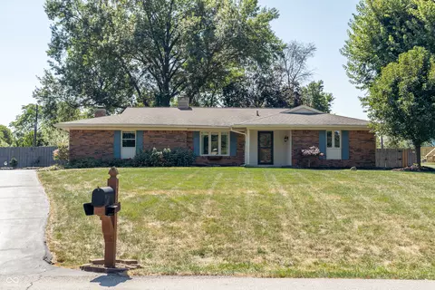 3955 Shadow Hill Ct, Greenwood, IN 46142