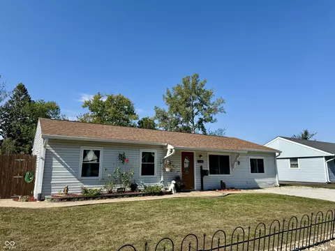 1136 Westwood Dr, Mooresville, IN 46158