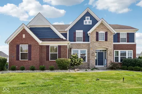 1185 Clearwell Dr, Greenwood, IN 46143
