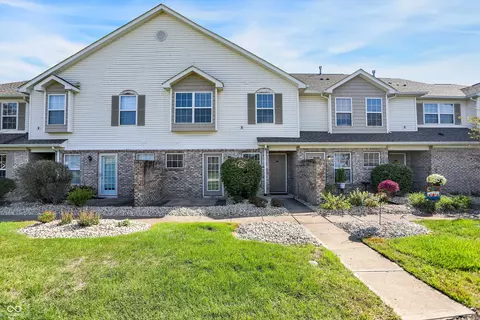 703 Blackthorne Trl, Plainfield, IN 46168