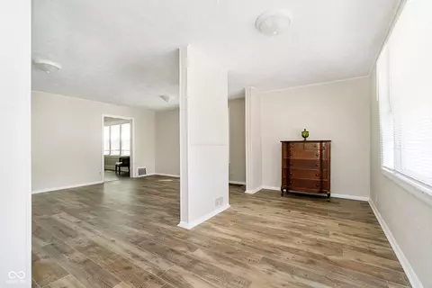 Living - 220 E Walnut St, Kokomo, IN 46901 photo 3 of 6