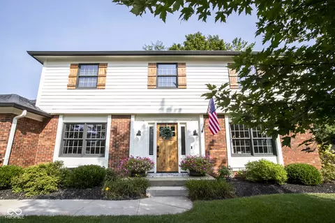 140 Lexington Dr, Zionsville, IN 46077