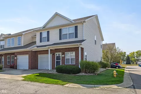9761 Rolling Plain Dr, Noblesville, IN 46060