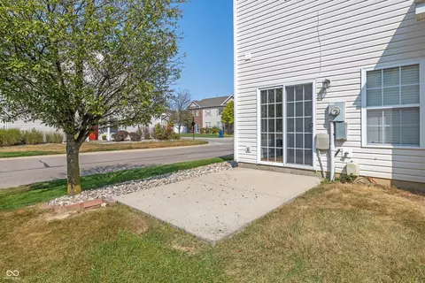 Exterior - 9761 Rolling Plain Dr, Noblesville, IN 46060 photo 2 of 4