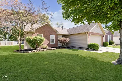 2239 Midlothian Ln, Indianapolis, IN 46214