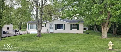 305 N Pike St, Kirklin, IN 46050