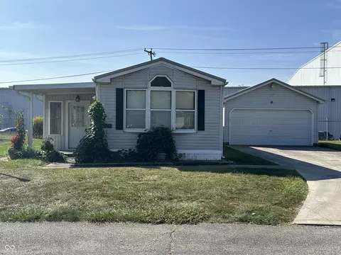 3133 Independence Dr S, Elwood, IN 46036