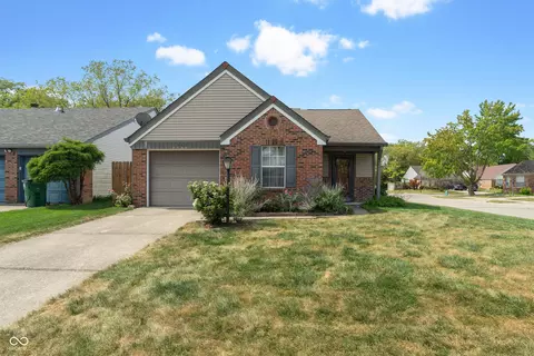 9763 Spruce Ln, Fishers, IN 46038