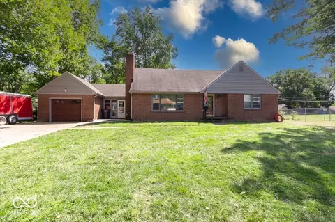 418 Brewer Dr, Greenwood, IN 46142