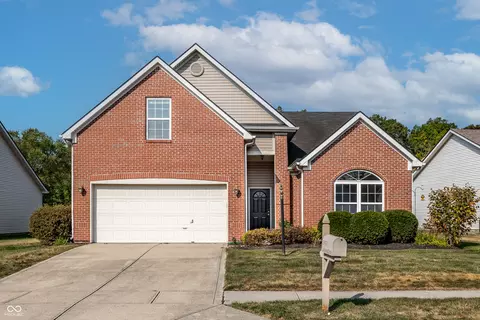 13938 Leatherwood Dr, Carmel, IN 46033