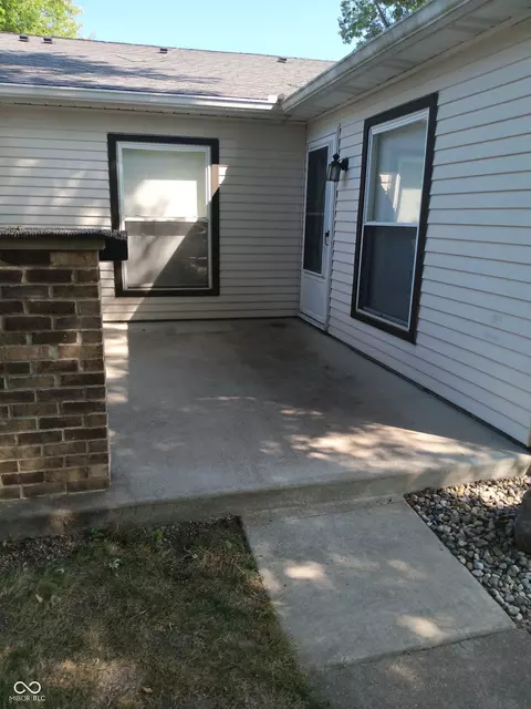 14 Abbey Ct #1C, Anderson, IN 46013