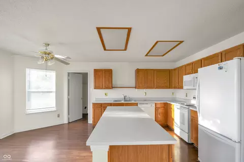 2284 Edgewater Cir, Plainfield, IN 46168 photo 13