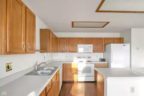 2284 Edgewater Cir, Plainfield, IN 46168 photo 17