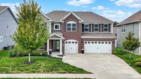 1258 Riverbank Dr, Westfield, IN 46074