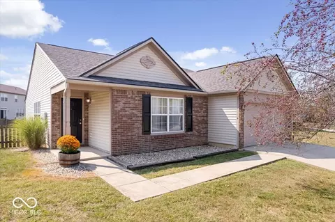 749 Abbey Rd, Pittsboro, IN 46167