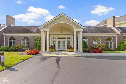 7601 Newport Bay Dr #121, Indianapolis, IN 46240