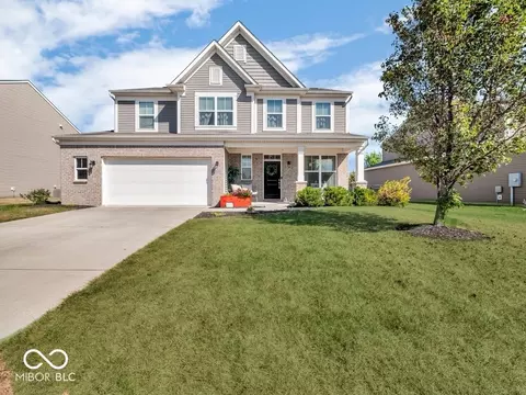 1551 Oakvista Dr, Greenwood, IN 46143