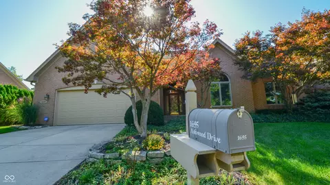 1695 Ashwood Dr, Greenwood, IN 46143