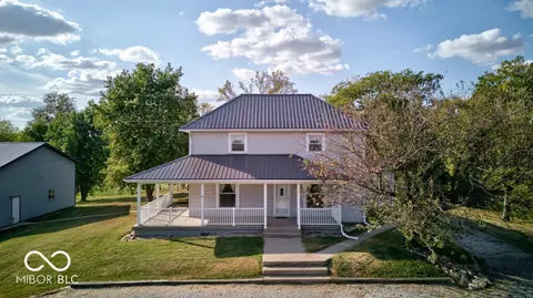 10335 S Degelow Rd, Milroy, IN 46156
