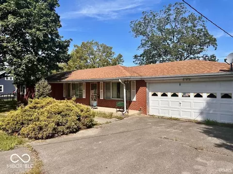 618 E Lake St, Summitville, IN 46070