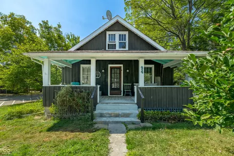 94 S Johnson St, Nashville, IN 47448