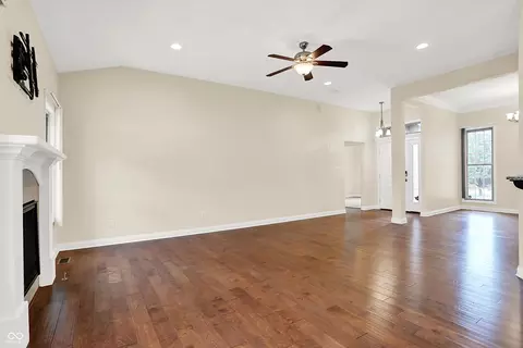 6166 Regency Dr, Columbus, IN 47203 photo 6