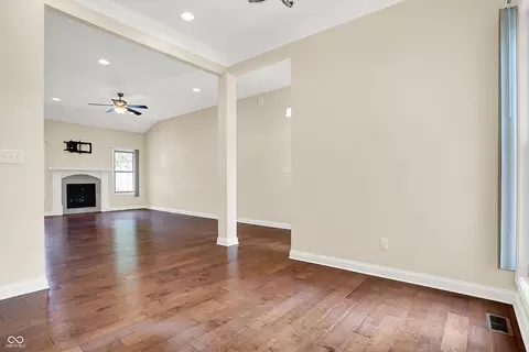 6166 Regency Dr, Columbus, IN 47203 photo 9
