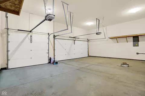 6166 Regency Dr, Columbus, IN 47203 photo 39