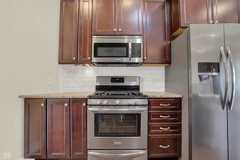 6166 Regency Dr, Columbus, IN 47203 photo 19