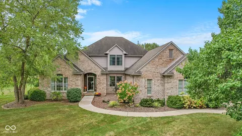 41 Grassy Creek Dr, Whiteland, IN 46184