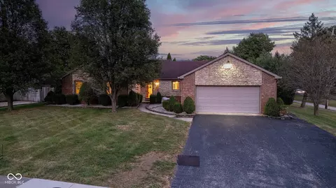 13105 Brookshire Pkwy, Carmel, IN 46033
