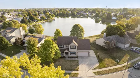 568 Gatewood Dr, Greenwood, IN 46143