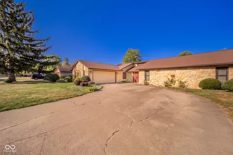 1001 S Devonshire Rd, Yorktown, IN 47396
