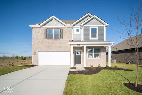 1422 Foxtail Ln, Greenwood, IN 46143