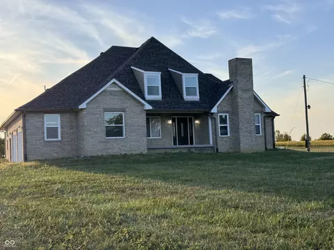 11797 S Singhurst St, Terre Haute, IN 47802