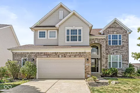7826 Wahlberg Dr, Zionsville, IN 46077
