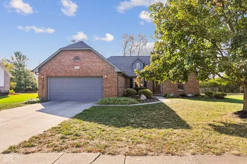 310 Innisbrooke Ave, Greenwood, IN 46142
