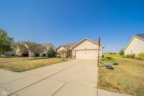 571 Redwood Dr, Pendleton, IN 46064 photo 3