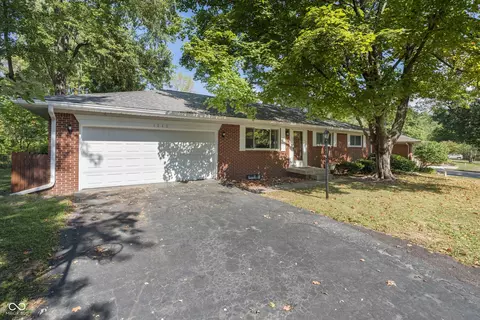 1042 Birnam Woods Trl, Indianapolis, IN 46280