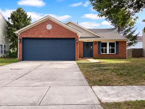 645 Country Gate Dr, Whiteland, IN 46184