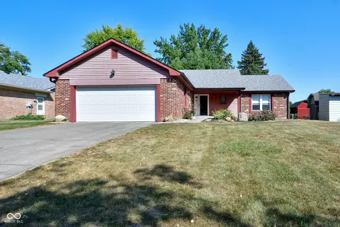 915 Haymount Dr, Indianapolis, IN 46241