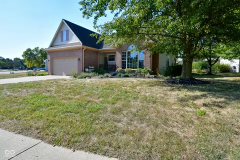 1455 Macintosh Ct, Avon, IN 46123