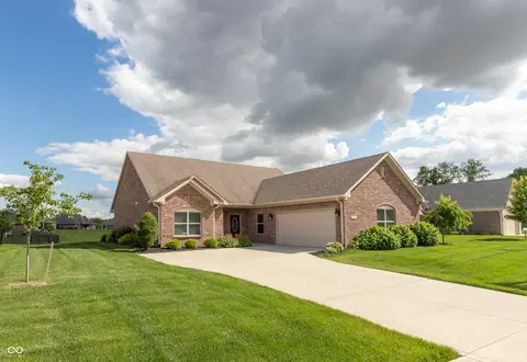 1213 Highbury Dr, Danville, IN 46122