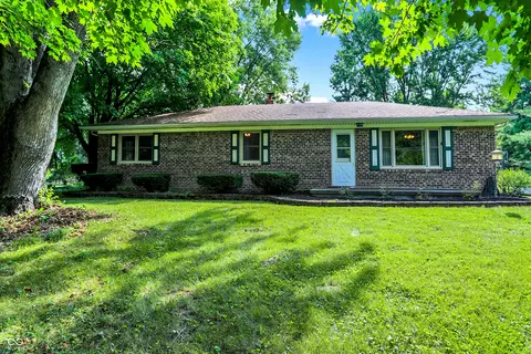 2963 Mullinix Rd, Greenwood, IN 46143