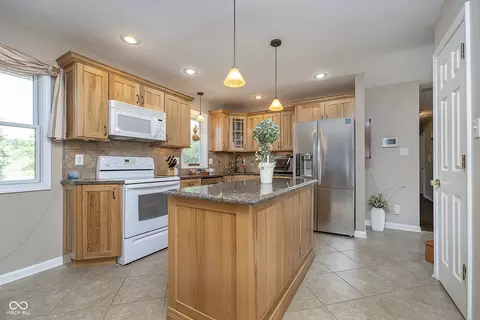 7302 Hidden Valley Dr, Plainfield, IN 46168 photo 8