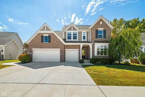 3261 Gray Hawk Dr, Columbus, IN 47201
