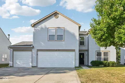 8711 Liberty Mills Dr, Indianapolis, IN 46113