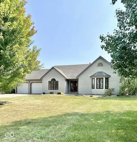 4288 S Willowbrook Ct, Terre Haute, IN 47802